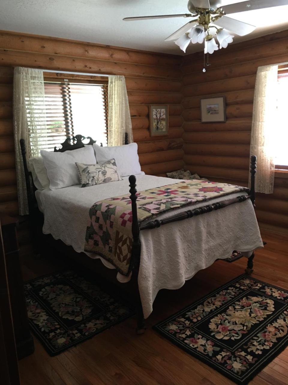 Canyon Wren Bed And Breakfast Bluff Exterior photo